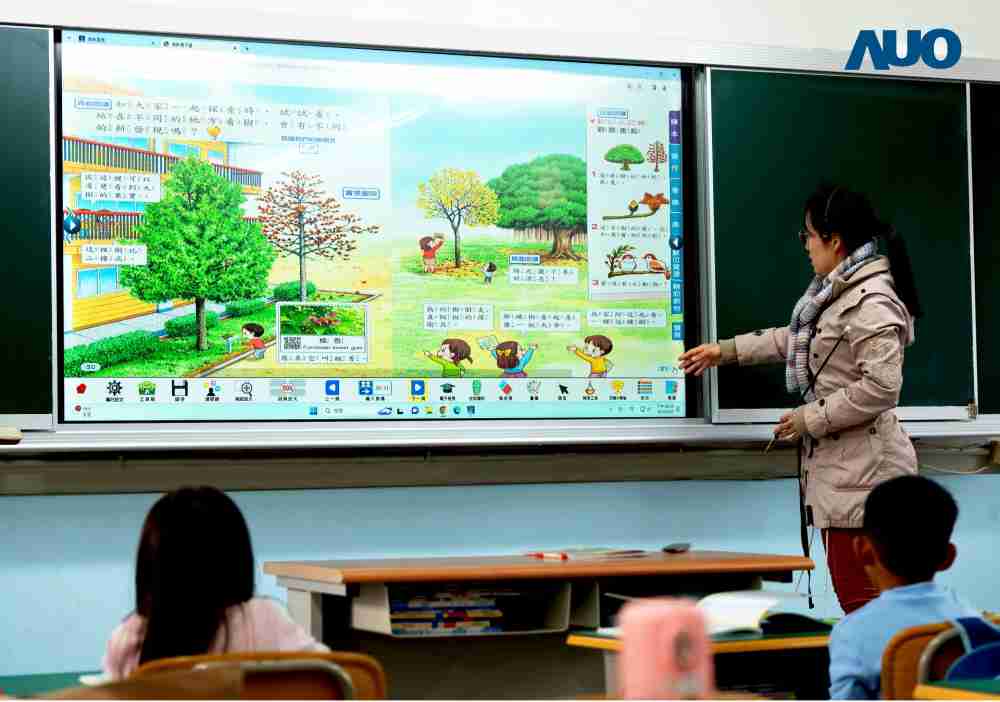 JDB电子与达擎共同开发的〝远程设备管理系统〞，，，，透过流畅的多功能安装模式、、直觉设计的整合操作接口，，，可同时管理多部设备，，，，改善学校的设备管理痛点